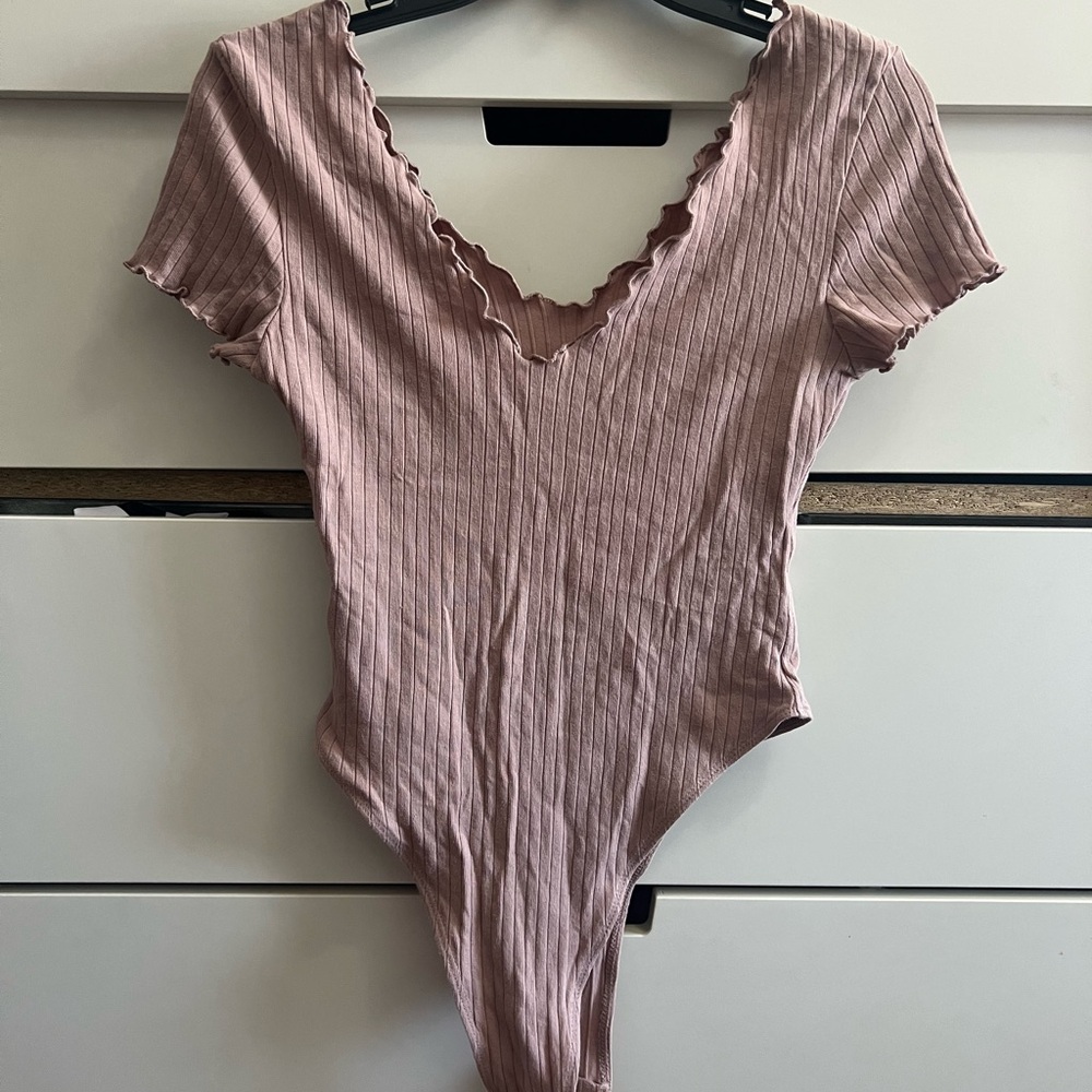 SHEIN Ribbed V-Neck Bodysuit - Mauve
